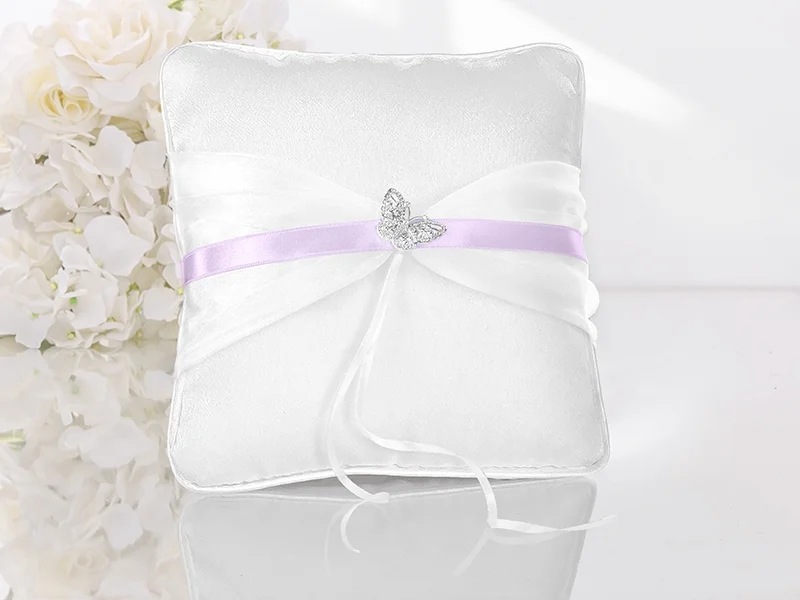 Cuscino PortaFedi Raso Bianco con farfalla argento